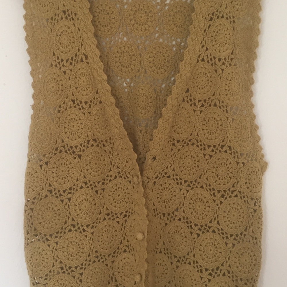 70s canyon style chartreuse crocheted vest - Picture 3 of 4